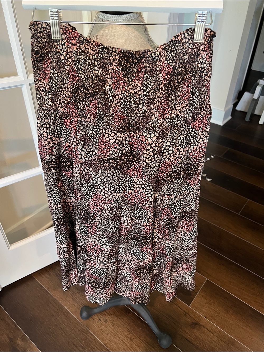 Women's Floral Tiered Midi Skirt in Black and Pink